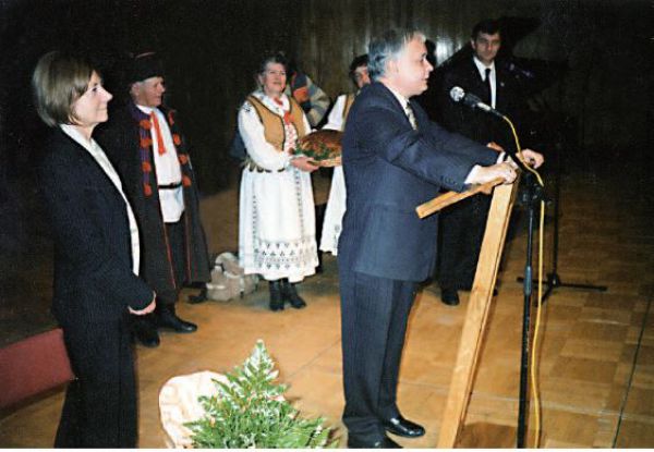Rzeszów, Filharmonia Podkarpacka, Władysław Pogoda z przyszłym Prezydentem Lechem Kaczyńskim i jego małżonką Marią, 2005r.