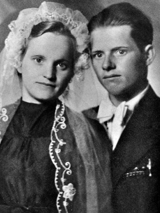 Fotografia ślubna Walerii i Władysława Pogodów, 23 czerwca 1945r. we Freudenstadt w Szwarzwaldzie