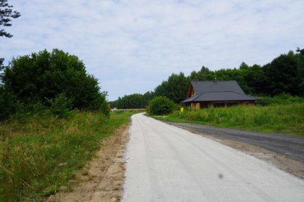 zdjęcie do
													 artykułu  Remont drogi gminnej w Leszczach