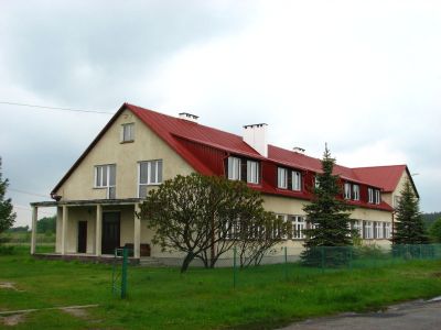 Budynek wielofunkcyjny w Leszczach przed remontem