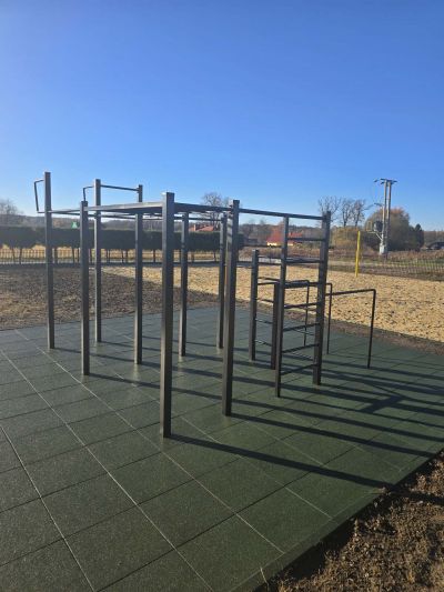 Boisko wielofunkcyjne w Niwiskach w nowej odsłonie